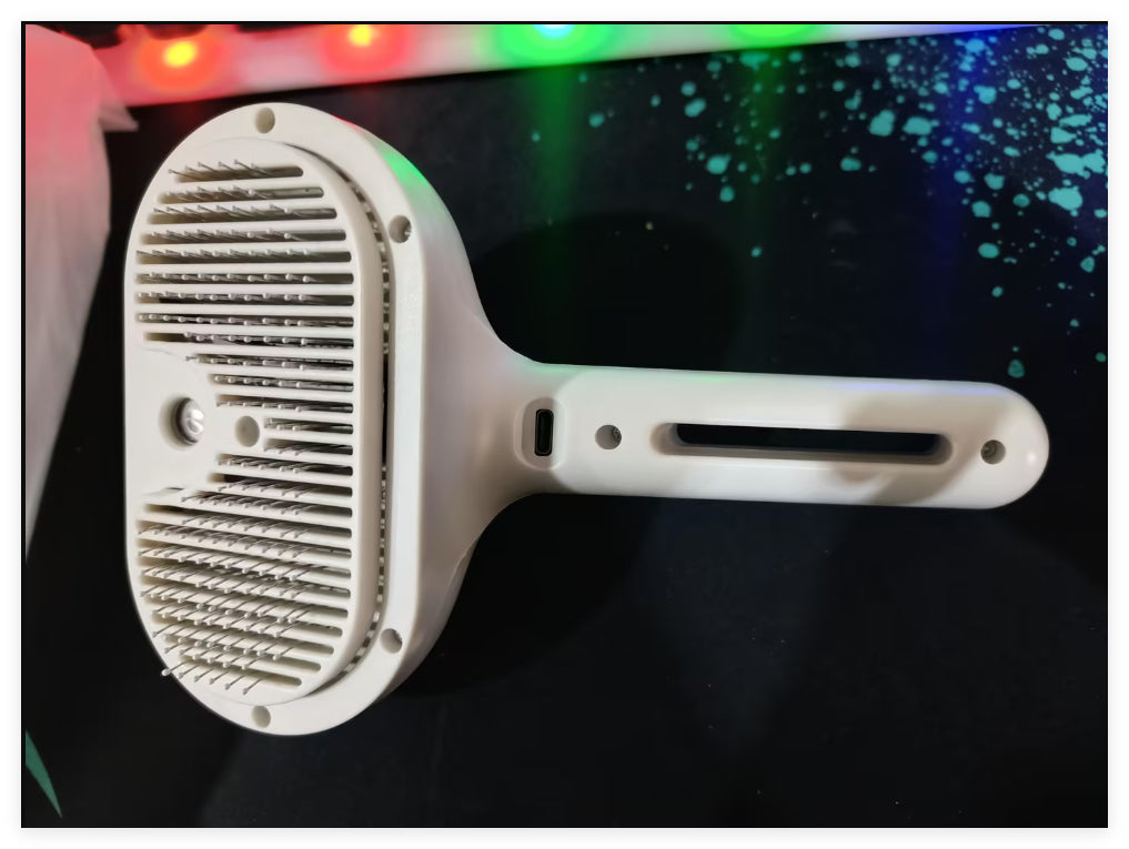 Self-Cleaning Pet Comb with Built-In Mist Humidifier for Dog Grooming and Dematting